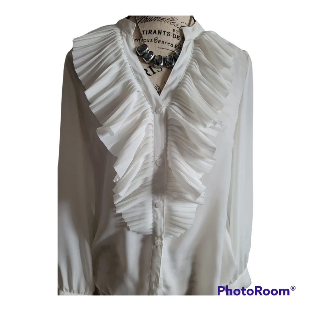 NWOT Cleo Petites White Button Down Blouse - Picture 5 of 7